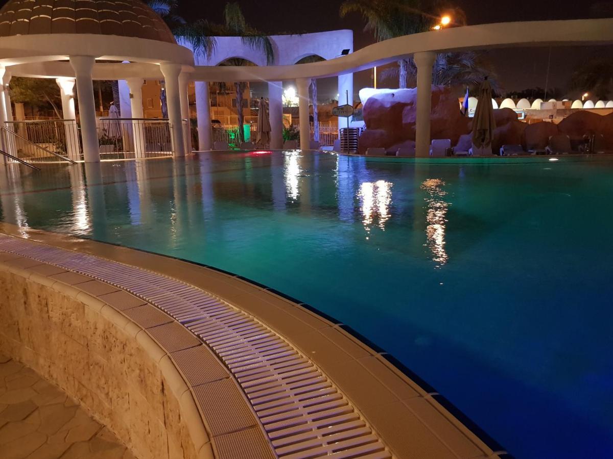 Luxury Exclusive Top Class Apartments Near The Sea With Pool Eilat Bagian luar foto