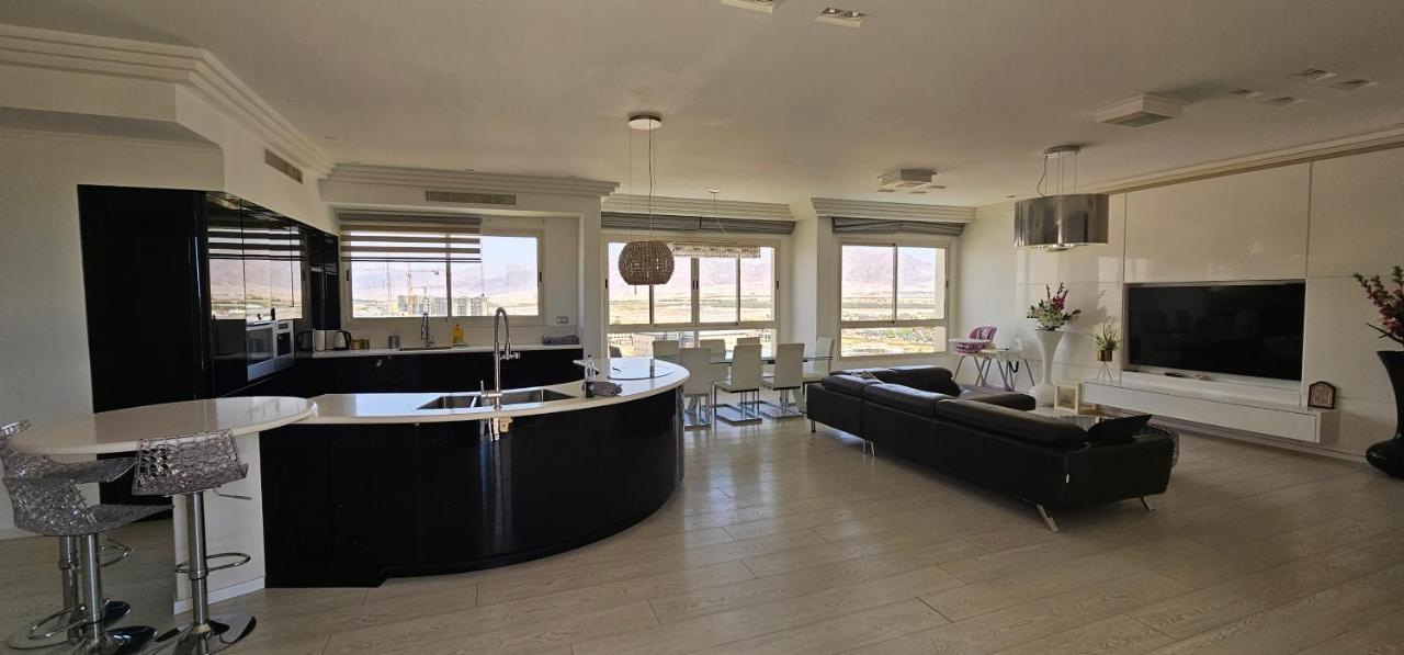 Luxury Exclusive Top Class Apartments Near The Sea With Pool Eilat Bagian luar foto